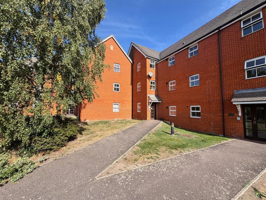 Main image of property: Rawlyn Close, Chafford Hundred, Grays