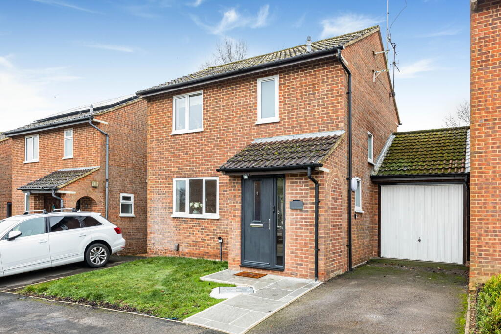 Main image of property: Maytree Close, Marlow, SL7 3YA
