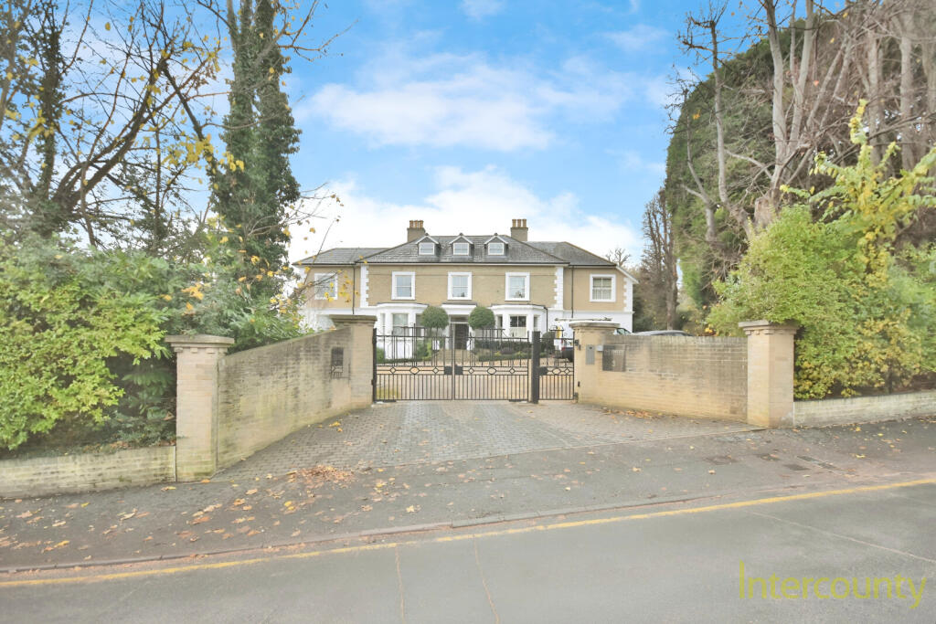 Main image of property: Chantry Road, Bishop's Stortford, Hertfordshire, CM23